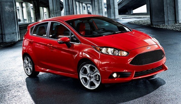 Thế mạnh của Ford Fiesta khi so s&aacute;nh xe &ocirc; t&ocirc; ph&acirc;n kh&uacute;c B nằm ở hệ thống l&aacute;i