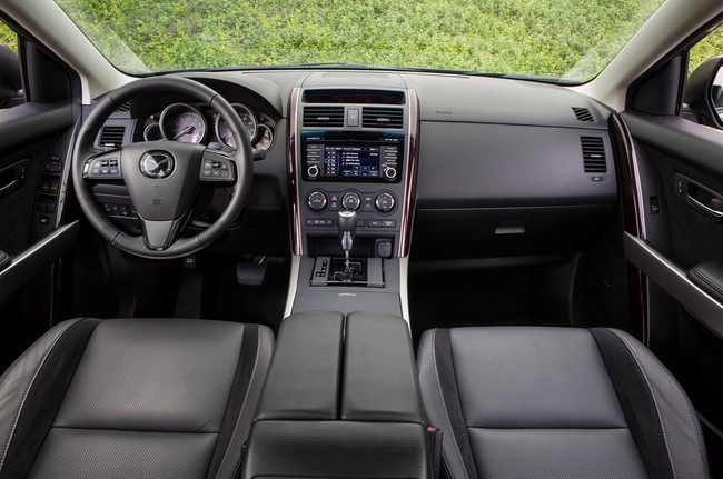 X&eacute;t tổng thể, Mazda c&oacute; nội thất đẹp hơn Toyota Highlander khi so s&aacute;nh &ocirc; t&ocirc;