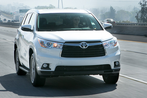X&eacute;t về độ an to&agrave;n, Highlander được đ&aacute;nh gi&aacute; tốt hơn