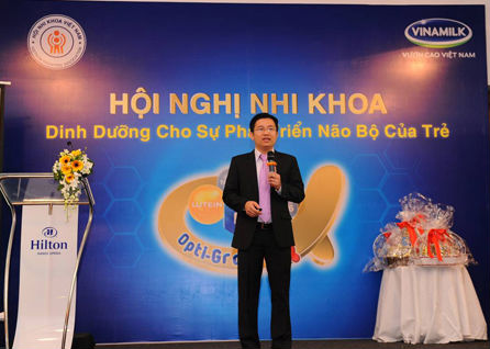 &Ocirc;ng Mai Thanh Việt, Gi&aacute;m đốc marketing ng&agrave;nh h&agrave;ng sữa bột trong phần tr&igrave;nh b&agrave;y về chủ đề 