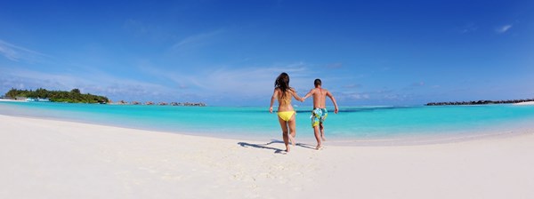 Thêm một điểm đến biển nằm ngoài khơi Thái Bình Dương, Tahiti đã là lựa chọn của nhiều du khách nghỉ trăng mật trong nhiều năm và dòng người vẫn đổ về quốc đảo hấp dẫn này