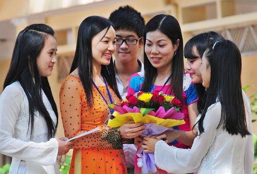 Tặng hoa 20/11 cho thầy c&ocirc; rất &yacute; nghĩa v&agrave; thiết thực