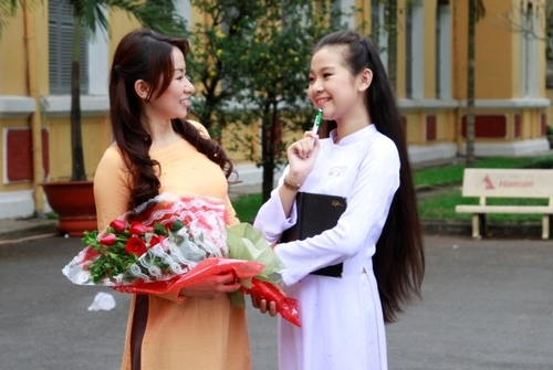Tặng qu&agrave; 20/11 cho thầy c&ocirc; l&agrave; những b&oacute; hoa tươi rất &yacute; nghĩa
