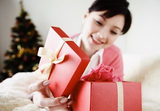 Cần lưu &yacute; khi tặng qu&agrave; Tết để tr&aacute;nh hiểu lầm với người nhận qu&agrave;