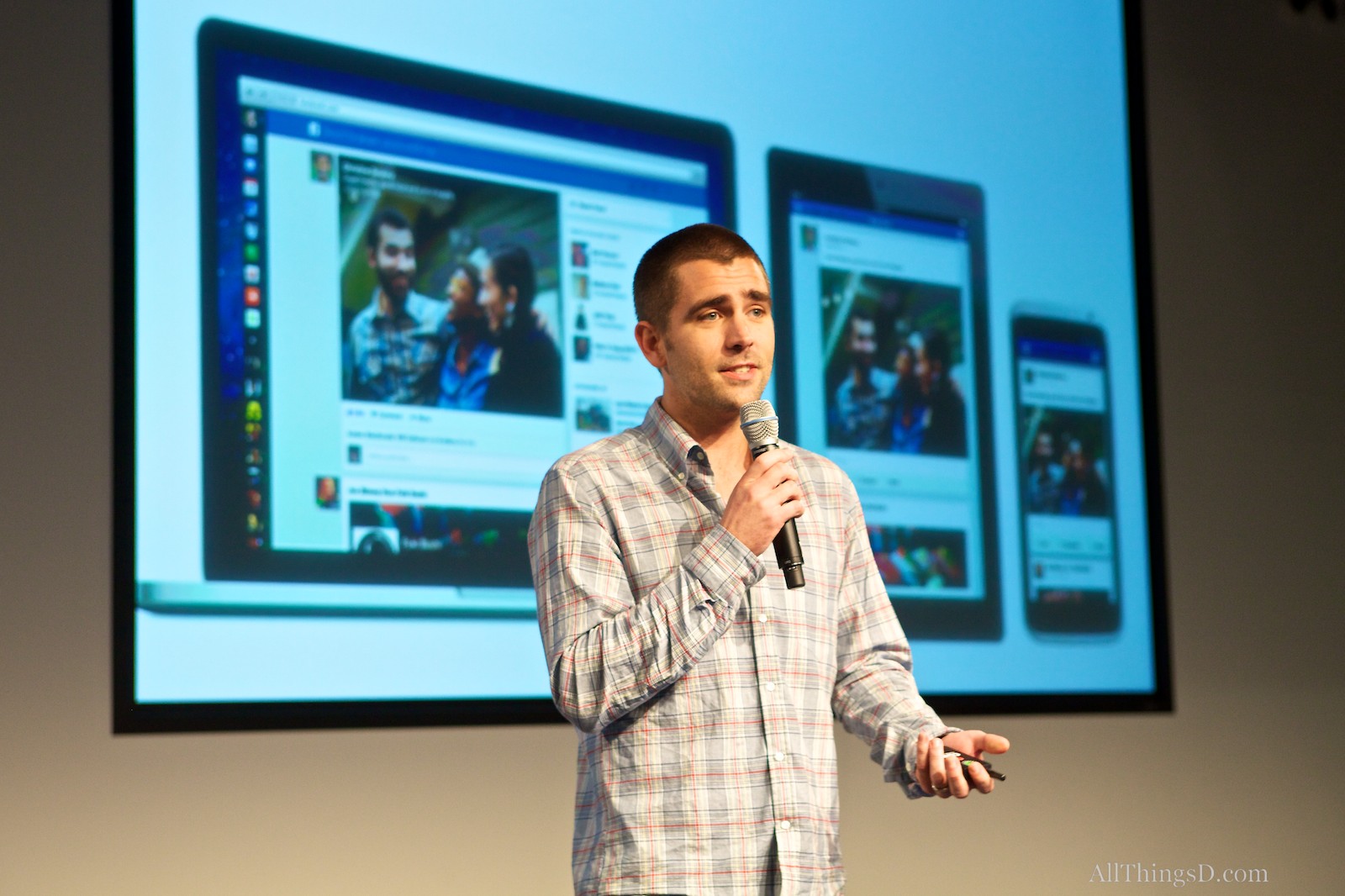 Chris Cox, Gi&aacute;m đốc Sản phẩm của Facebook  
