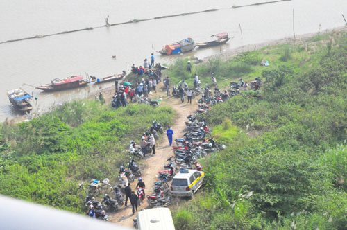 Mặc dù hành trình tìm kiếm rất gian nan trong vòng 10 tháng nhưng mới đầu vẫn chưa có kết quả