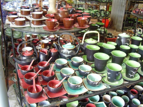 Ly, cốc in sơn nhiễm độc ch&igrave; c&oacute; thể g&acirc;y nguy hại cho người 13Win18 đa dạng khuyến mãi