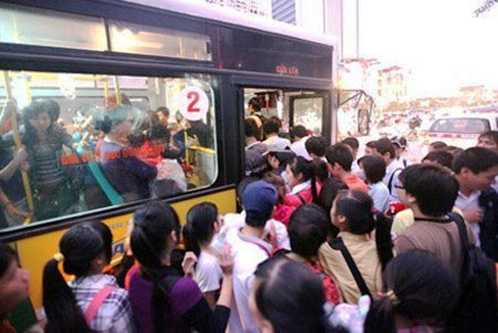 Th&iacute; điểm xe bus d&agrave;nh cho nữ giới chưa thể đưa v&agrave;o thực hiện