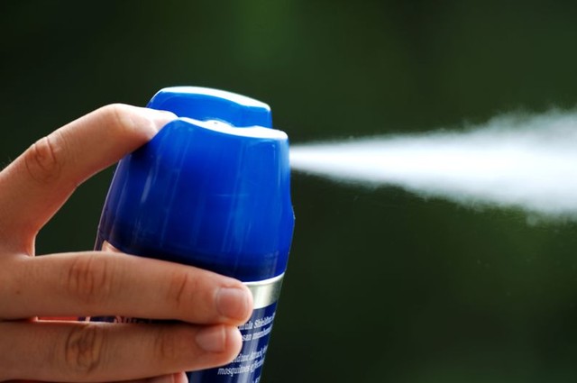 B&igrave;nh xịt muỗi l&agrave; phương ph&aacute;p diệt muỗi cơ bản v&agrave; rất phổ biến