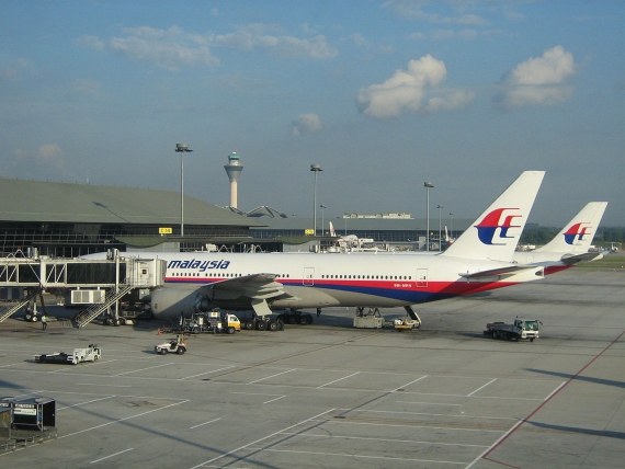 Hãng hàng kh&ocirc;ng Malaysia Airlines với nguy cơ phá sản vì có quá nhi&ecirc;̀u  thi&ecirc;̣t hại tài chính