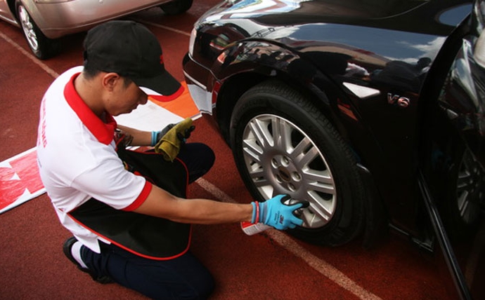 Người mua nên tìm đến những đại lý lốp lớn để có thêm lựa chọn cho mình Người mua nên tìm đến những đại lý lốp lớn để có thêm lựa chọn cho mình
