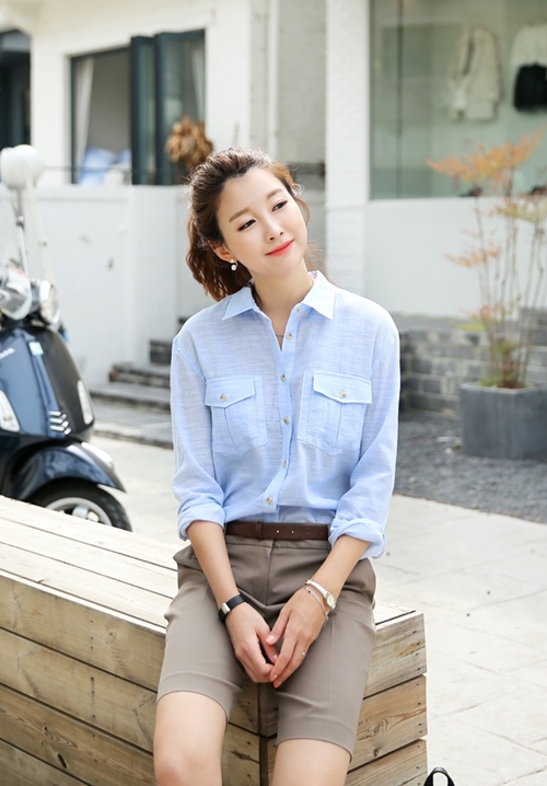 C&aacute;c n&agrave;ng c&oacute; thể thoải m&aacute;i diện sơ mi oversize với quần su&ocirc;ng, quần jeans, ch&acirc;n v&aacute;y...
