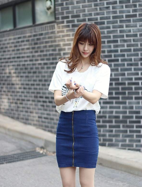 Bạn g&aacute;i c&oacute; thể mặc ch&acirc;n v&aacute;y b&ograve; c&ocirc;ng sở ngắn m&agrave; vẫn tự tin đến văn ph&ograve;ng