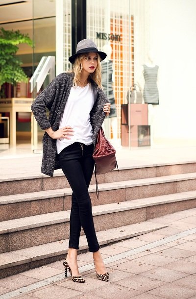 Thời trang c&ocirc;ng sở có th&ecirc;̉ bi&ecirc;́n t&acirc;́u đa dạng với áo cardigan