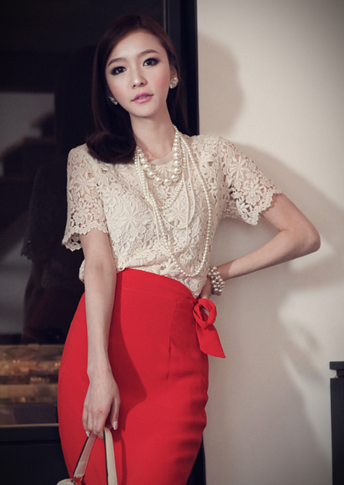 Ren cũng l&agrave; một chất liệu được nhiều c&ocirc; n&agrave;ng y&ecirc;u th&iacute;ch trong trang phục c&ocirc;ng sở h&egrave;