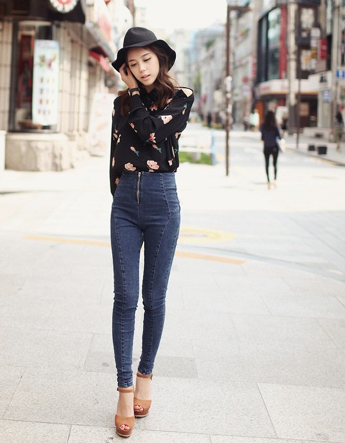 Quần jeans cạp cao trẻ trung m&agrave; vẫn ph&ugrave; hợp với mỗi trường c&ocirc;ng sở