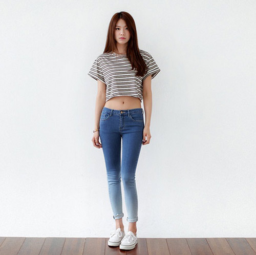 Thời trang h&egrave; 2015 tiếp tục l&agrave; sự l&ecirc;n ng&ocirc;i của crop top năng động, trẻ trung
