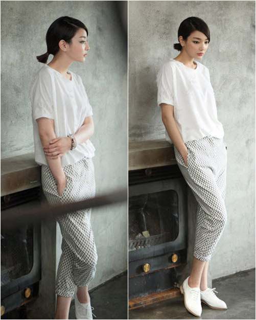 C&ocirc; n&agrave;ng c&ocirc;ng sở c&oacute; thể chọn thời trang h&egrave; 2015 l&agrave; &aacute;o thun trắng v&agrave; quần &acirc;u