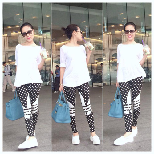 Phương Linh năng động v&agrave; c&aacute; t&iacute;nh với &aacute;o thun trắng v&agrave; quần skinny họa tiết