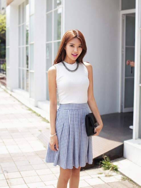 Họa tiết kẻ &ocirc; vu&ocirc;ng nhỏ cũng rất xinh xắn v&agrave; trẻ trung