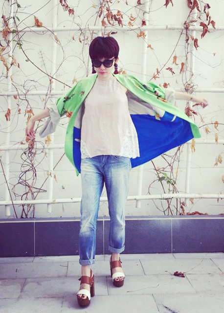 &Aacute;o kho&aacute;c kimono v&agrave; quần jeans boyfriend c&aacute; t&iacute;nh, năng động