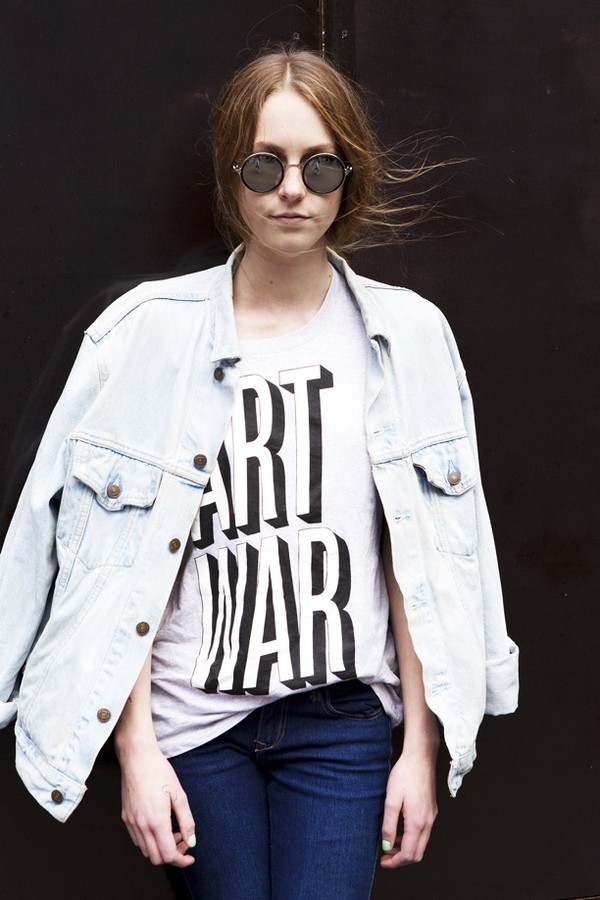 Thời trang h&egrave; thu năng động v&agrave; c&aacute; t&iacute;nh với &aacute;o ph&ocirc;ng v&agrave; &aacute;o kho&aacute;c denim