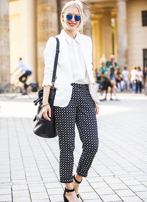 C&aacute;c n&agrave;ng ho&agrave;n to&agrave;n c&oacute; thể mix &aacute;o sơ mi h&egrave; với blazer, cardigan...