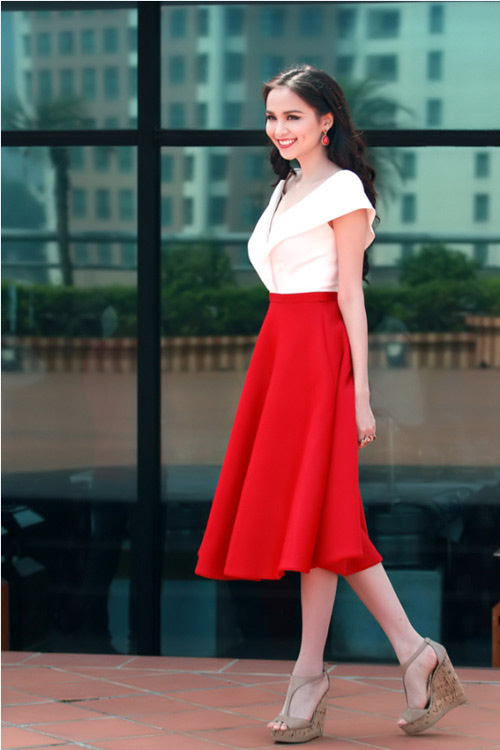 Chân maxi đỏ rất thích hợp với bạn gái nữ tính, điệu đà