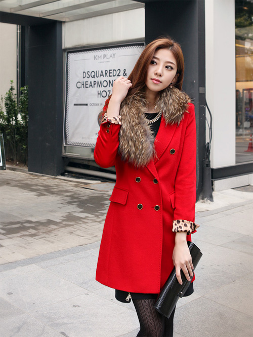 Thời trang Tết 2015 cho ph&aacute;i đẹp kh&ocirc;ng thể thiếu những chiếc &aacute;o dạ s&aacute;ng m&agrave;u