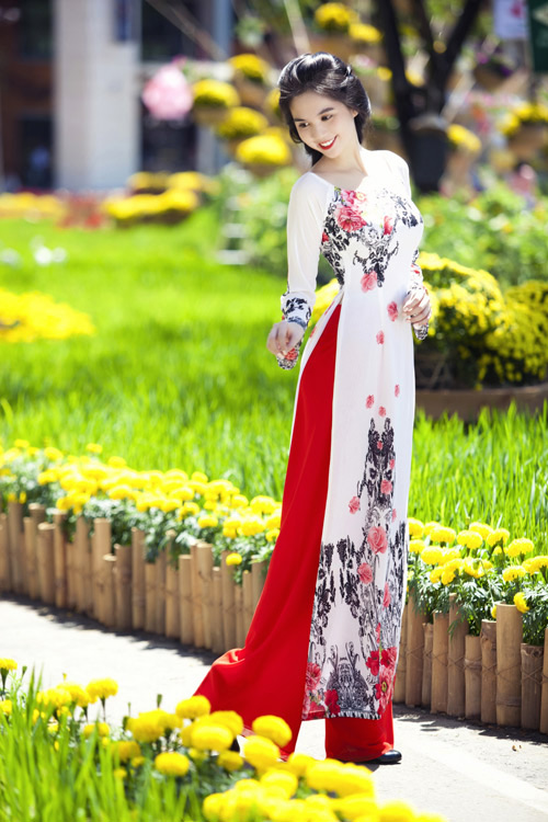 &Aacute;o d&agrave;i hoa c&aacute;ch điệu gi&uacute;p bạn g&aacute;i th&ecirc;m trẻ trung v&agrave; duy&ecirc;n d&aacute;ng