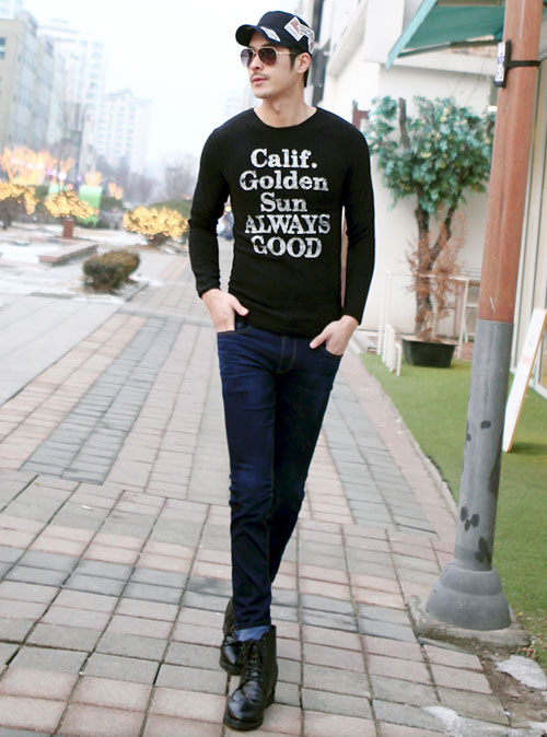 Thời trang Valentine của c&aacute;c ch&agrave;ng sẽ thật trẻ trung v&agrave; năng động với &aacute;o ph&ocirc;ng v&agrave; quần jeans