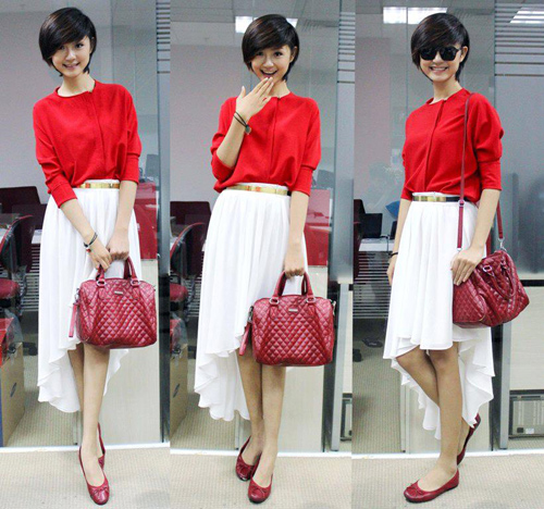 Một đ&ocirc;i gi&agrave;y bệt đỏ thẫm cũng l&agrave; một gợi &yacute; hay cho set đồ trẻ trung, năng động