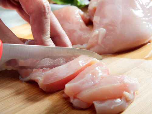 sơ chế thịt g&agrave; đ&uacute;ng c&aacute;ch để tr&aacute;nh ngộ độc 13Win OKVIP Cá cược bóng đá