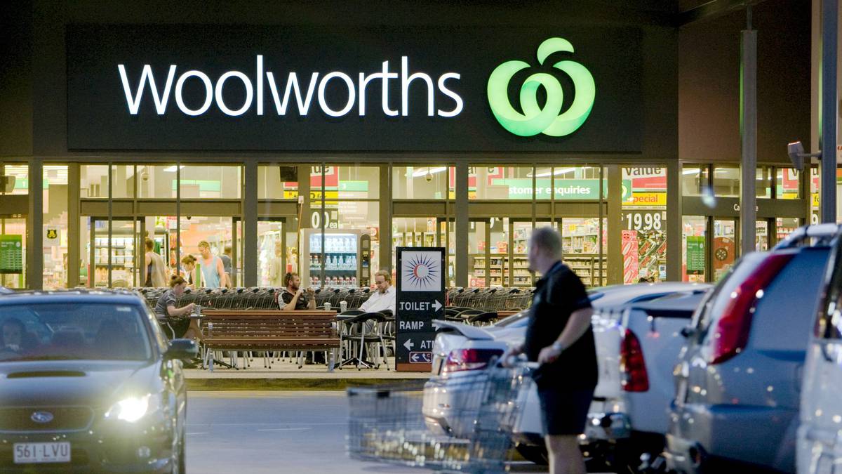 Ngũ cốc Honey Poppas l&agrave; sản phẩm nổi tiếng của tập đo&agrave;n si&ecirc;u thị Woolworths