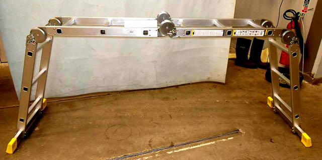 Thang gấp Trung Quốc dễ g&acirc;y chấn thương cho người sử dụng