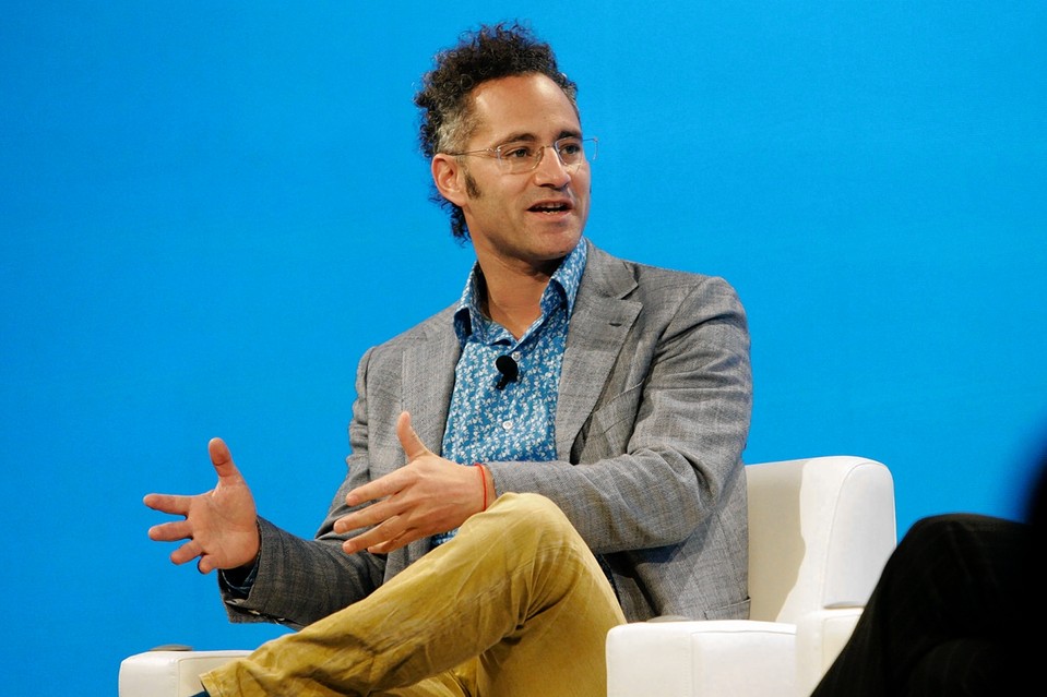 CEO tập to&agrave;n Palantir - Alex Karp đ&atilde; từ chối hợp t&aacute;c với c&ocirc;ng ty thuốc l&aacute;