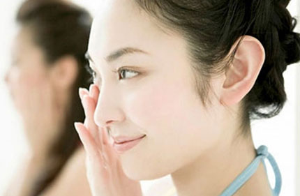 Nhiều chị em phụ nữ thường lạm dụng thuốc tr&aacute;nh thai trị mụn
