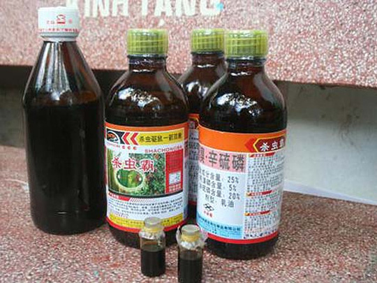 Việt Nam nhập khẩu lượng lớn thuốc trừ s&acirc;u v&agrave; nguy&ecirc;n liệu từ Trung Quốc
