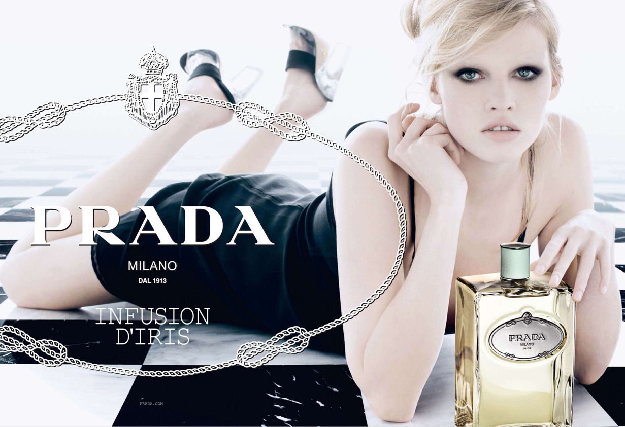 Prada nổi tiếng với những phụ kiện bằng da cao cấp. Ảnh minh họa