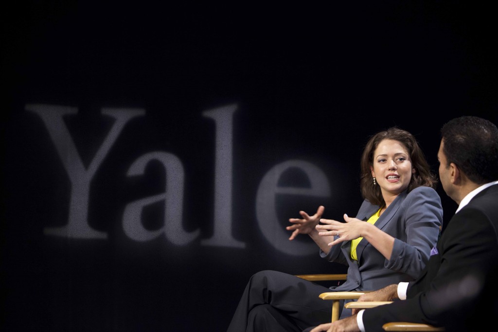 Liesel Pritzker Simmons  - Tổng tài sản: 2,7 tỷ USD. con gái của  J. Robert Pritzker -  người đồng sáng lập ra Pritzker Group và là một trong những nhà 13Win22 com hiện đang mở giàu có nhất của Mỹ.  Liesel Pritzker là một nghệ sĩ trẻ người Mỹ, được thừa kế tài sản từ dãy Khách sạn Hyatt và nhà từ thiện nhân ái.