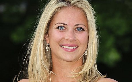 Holly Branson - Tổng tài sản: $ 5,1 tỷ. cô con gái của ông trùm 13Win22 com hiện đang mở và đầu tư Vương quốc Anh Richard Branson. Cô hiện đang là một bác sĩ nhi khoa, hằng ngày chăm sóc cho những đứa trẻ nhiễm bệnh.