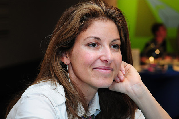 Dylan Lauren - Tổng tài sản: $ 7,1 tỷ. Người phụ nữ tốt nghiệp Đại học Duke(phía Bắc Carolina, Mỹ) này là con gái của nhà thiết kế thời trang, doanh nhân và nhà từ thiện Ralph Lauren. Cô đã thành lập Candy Bar Dylan, một hãng kẹo cao cấp lớn với chi nhánh ở Manhattan, Houston và Orlando. 