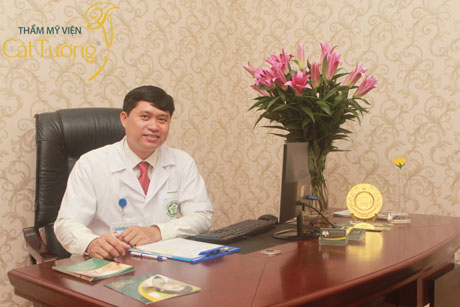 Trước vụ thẩm mỹ viện C&aacute;t Tường, b&aacute;c sĩ Tường được cho l&agrave; người t&agrave;i cao, ch&iacute; lớn, đ&agrave;o hoa