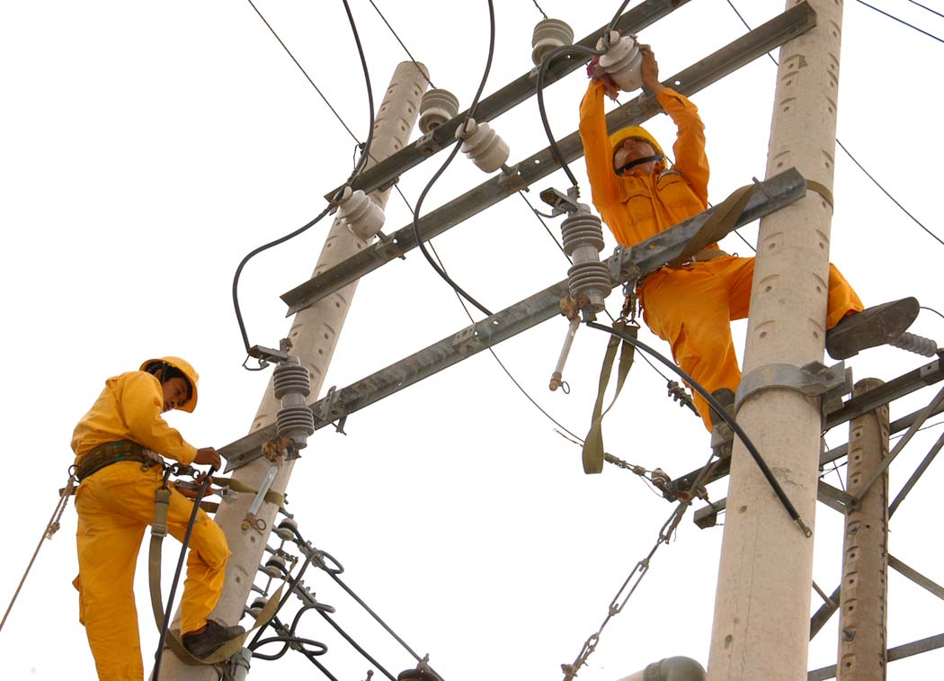 Tập đo&agrave;n Điện lực VN (EVN) khẳng định từ nay đến Tết Nguy&ecirc;n đ&aacute;n sẽ kh&ocirc;ng tăng gi&aacute; điện