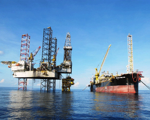 Tập đo&agrave;n Dầu kh&iacute; VN cho biết sẽ giảm hoặc ngừng khai th&aacute;c những mỏ c&oacute; chi ph&iacute; lớn hơn gi&aacute; dầu th&ocirc;. 