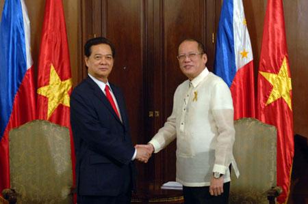 Philippines, Việt Nam ki&ecirc;n quyết bảo vệ chủ quyền Biển Đ&ocirc;ng