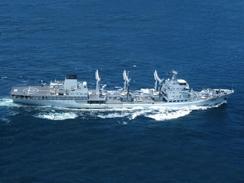 T&igrave;nh h&igrave;nh Biển Đ&ocirc;ng ng&agrave;y 4/11: T&agrave;u tiếp tế tổng hợp Type 903 của Trung Quốc
