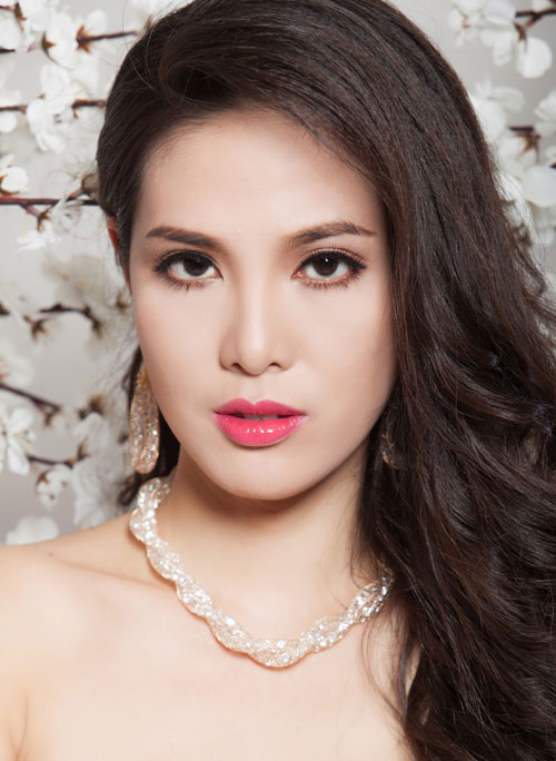 M&agrave;u hồng ngọt ng&agrave;o cũng l&agrave; một xu hướng trang điểm c&ocirc; d&acirc;u 'hot' trong m&ugrave;a xu&acirc;n 2015 n&agrave;y