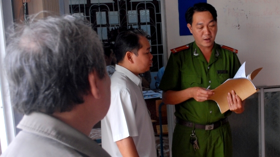Trẻ tự kỷ bị h&agrave;nh hạ 