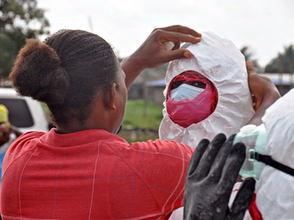 &Iacute;t nhất 20 bệnh nh&acirc;n nhiễm dịch Ebola đ&atilde; trốn khỏi trung t&acirc;m c&aacute;ch ly